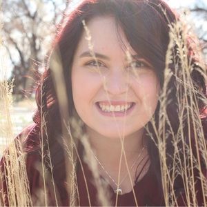 Meet your Posher, Alexandra